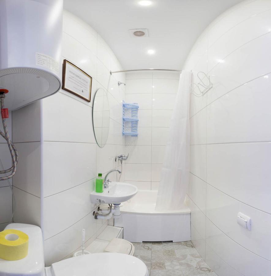Cozy Apartment Beside Metro Yaroslava Mudroho, Universytet - Chernyshevska Str 95-6 Kharkiv Extérieur photo